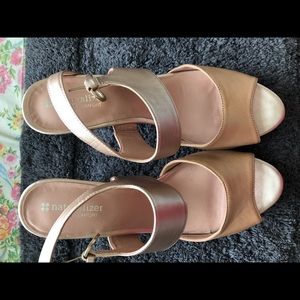 Naturalizer N5 comfort Heels Beige and Gold 8.5